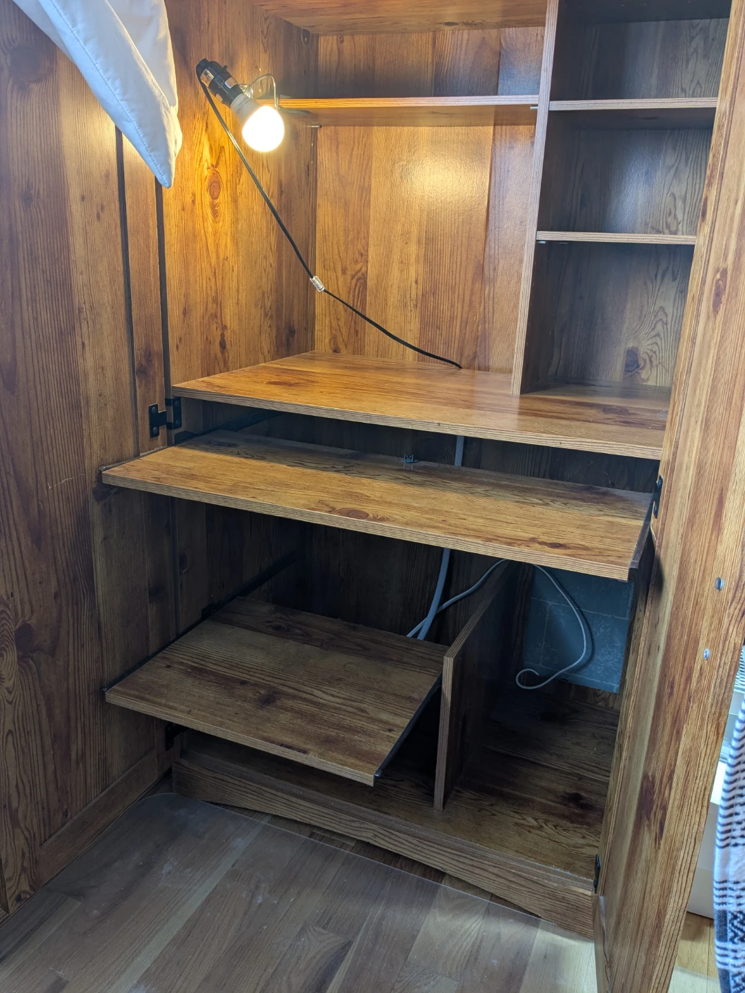 Computer desk armoire - photo 3