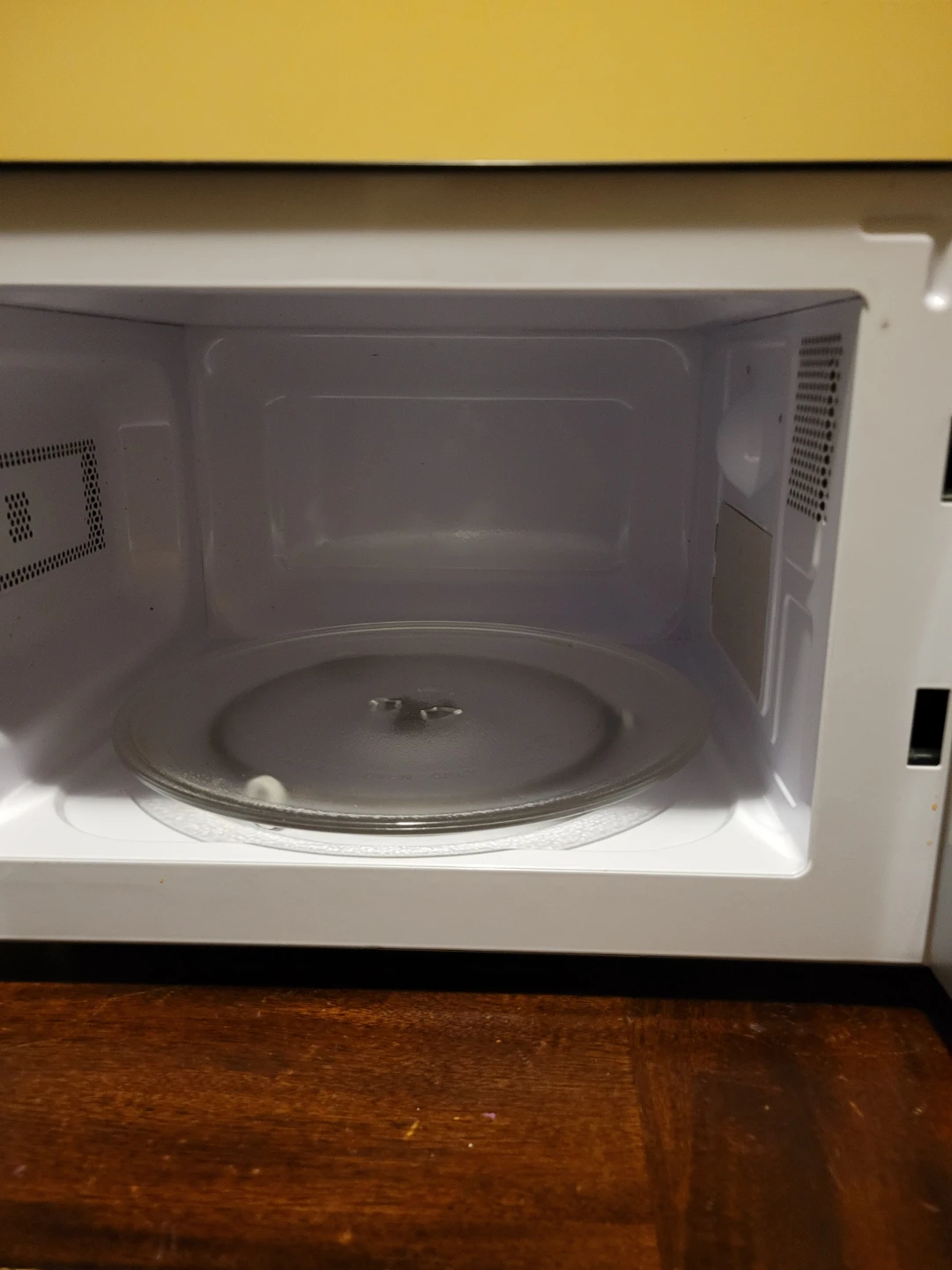 Hamilton Beach Microwave - photo 2