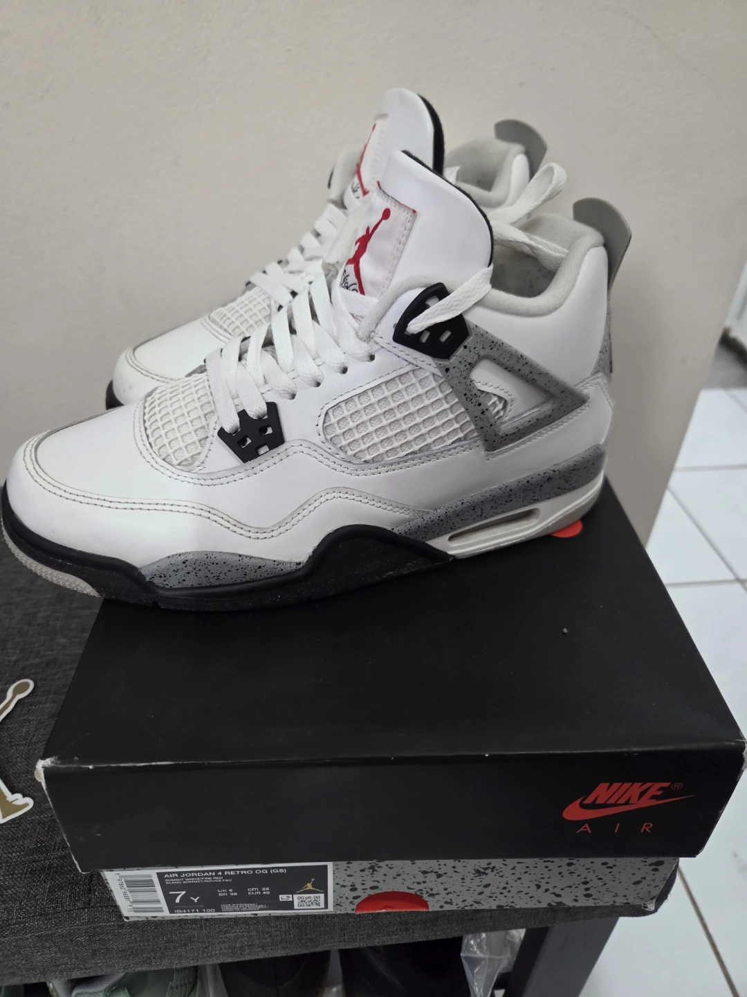 Jordan 4 Retro OG White Cement - Youth 7y - photo 3