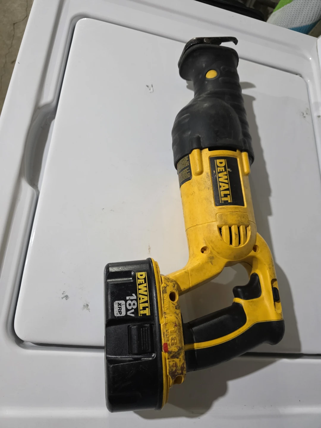 DEWALT 18V  Reciprocating Saw - photo 2