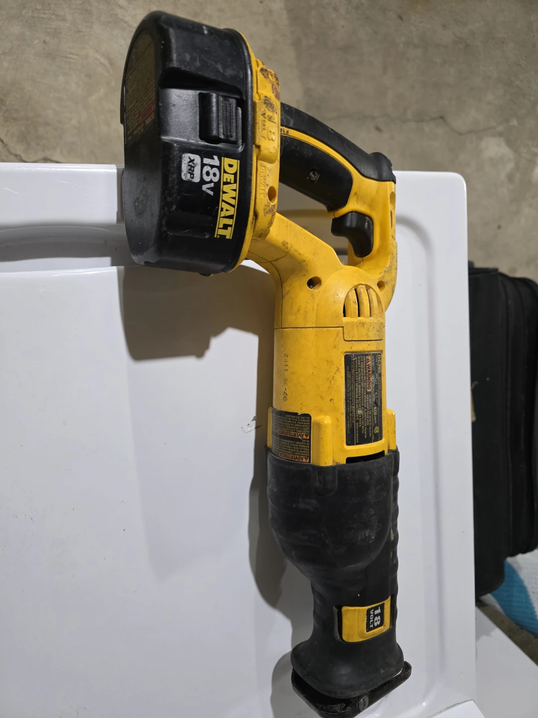 DEWALT 18V  Reciprocating Saw - photo 3