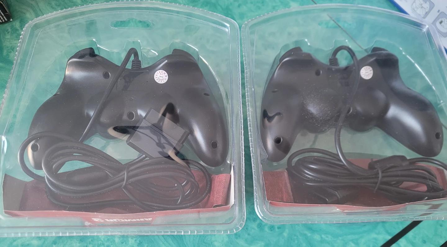 2 x Armor 3 PS2 Wired Controllers - Black - photo 2