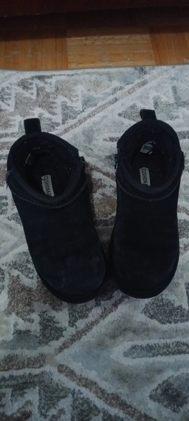 Black Cushionaire Boots Size 2M