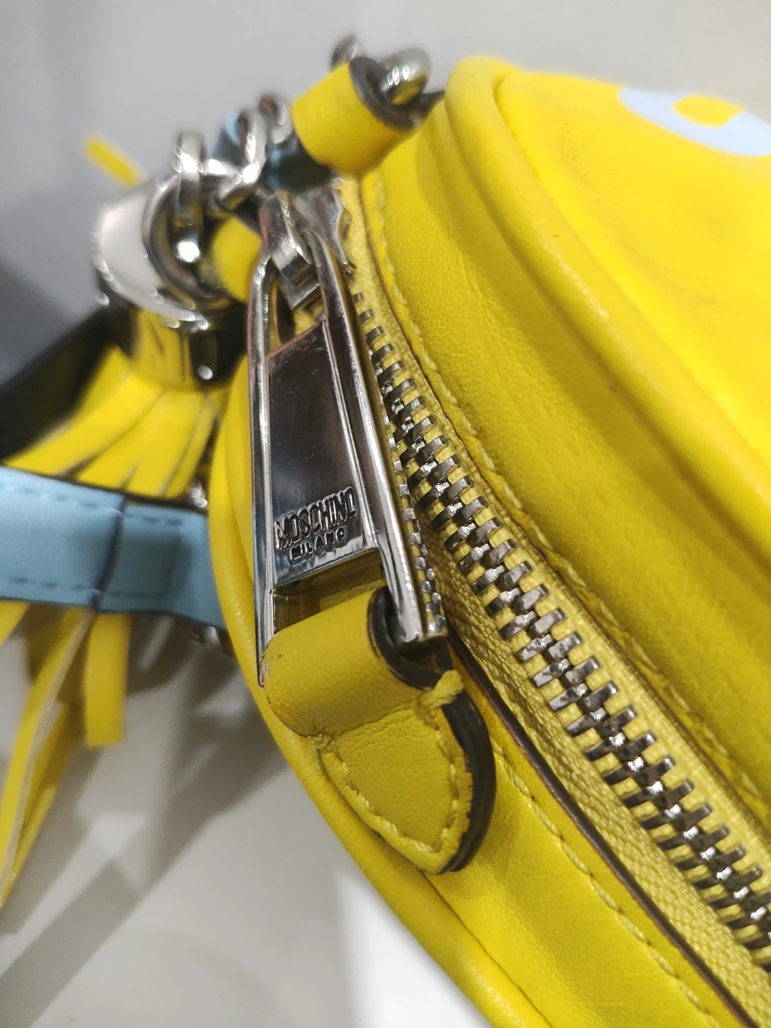 Moschino Yellow Cartoon Face Crossbody Bag - photo 2