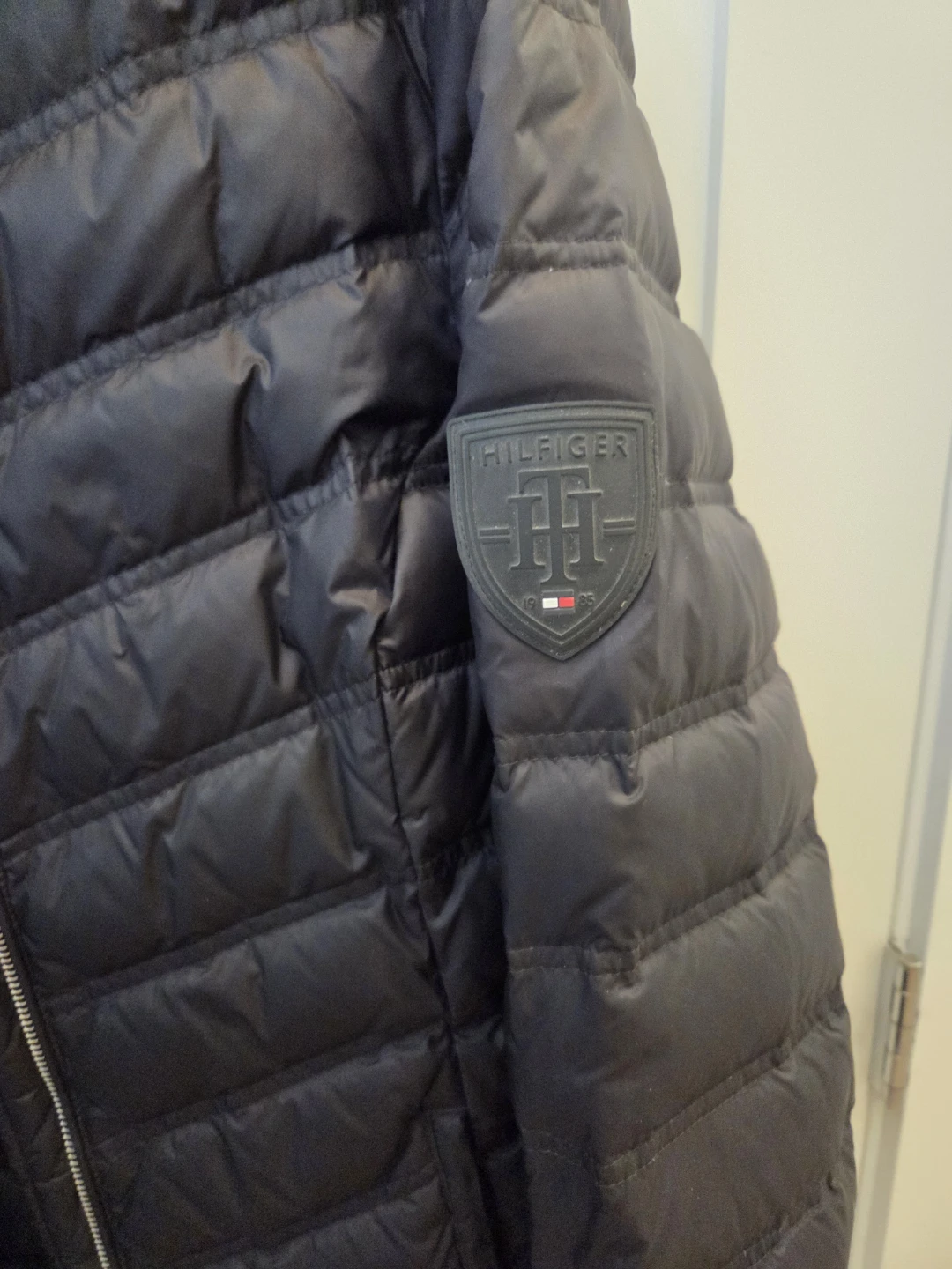 Tommy Hilfiger Puffer Jacket - Black - Woman's Size Medium - photo 3