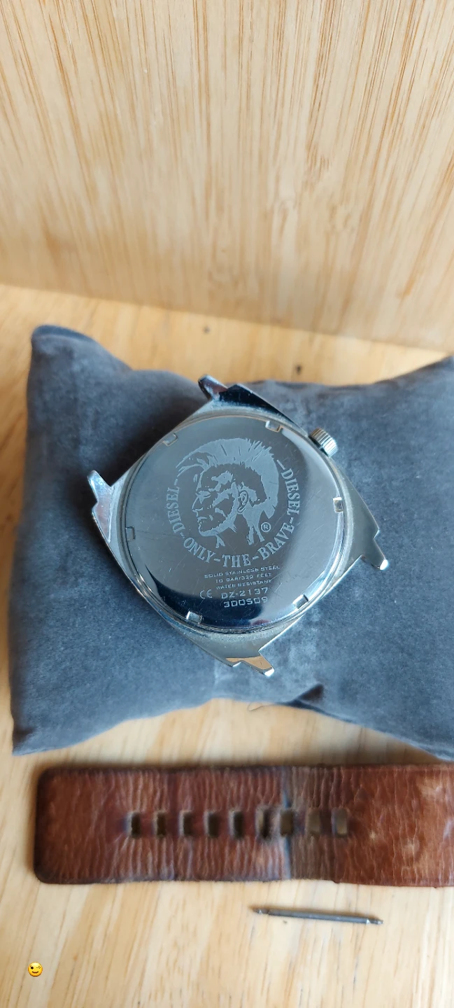 Diesel 10 Bar Watch with Leather Strap - photo 2