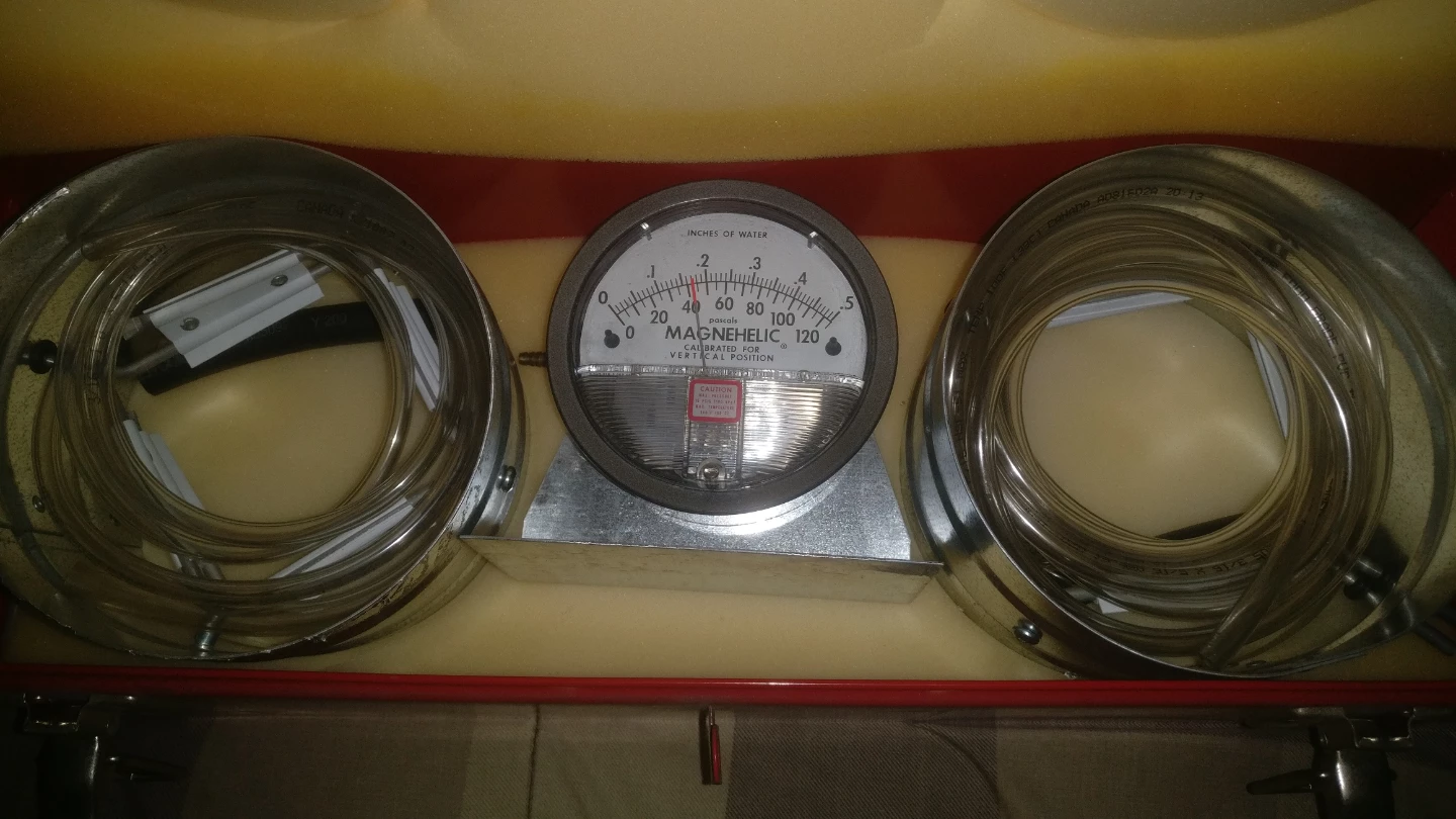 Dwyer Magnehelic 120 Pressure Gauge - photo 2