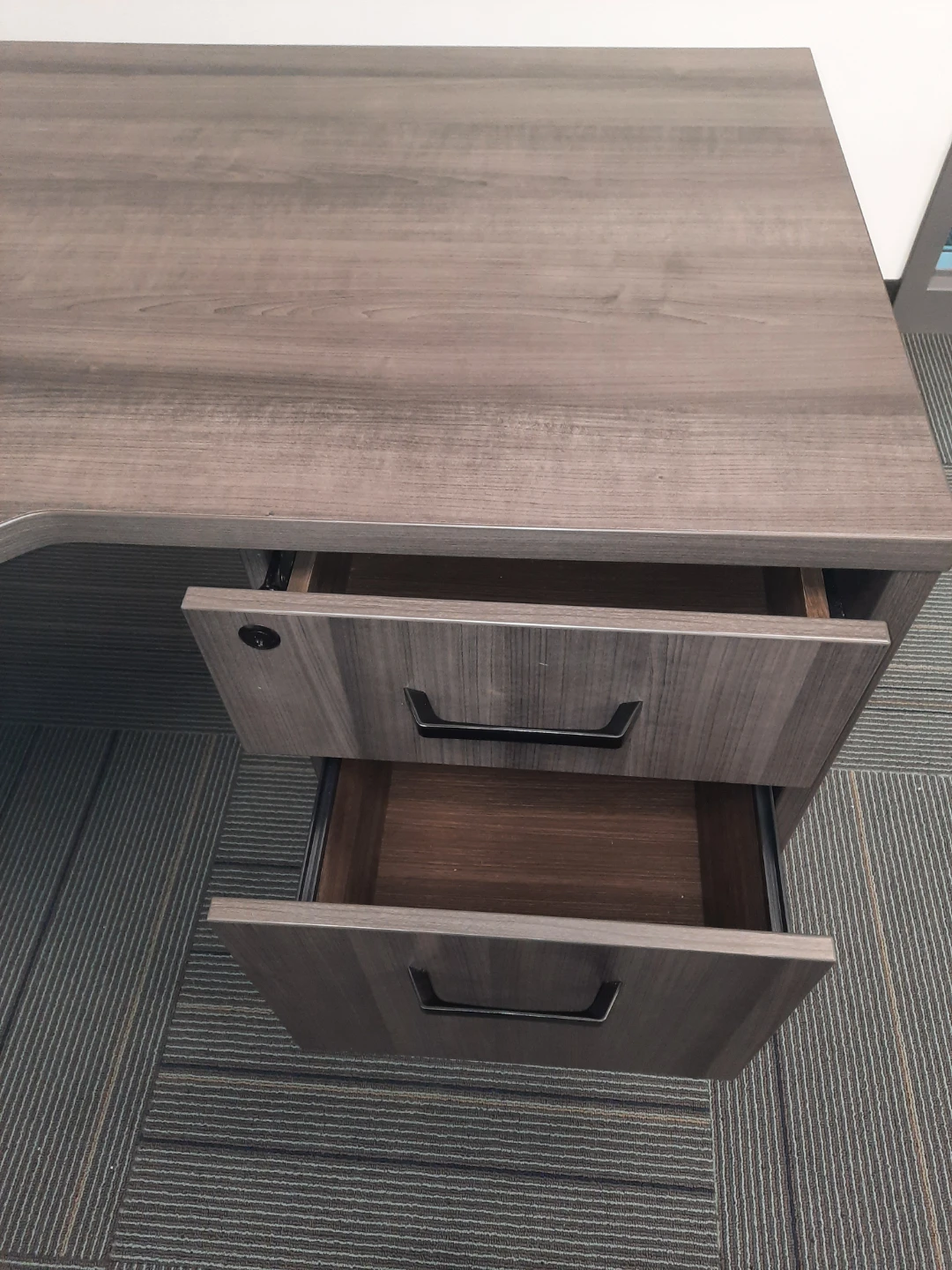 L-Shaped Office Desk with Drawers - photo 2