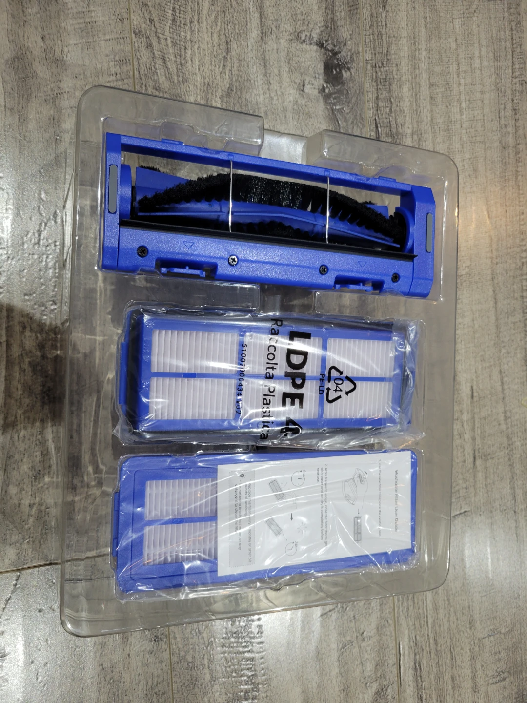 Eufy RoboVac Cleaning Kit & Robot Vacuum - photo 2