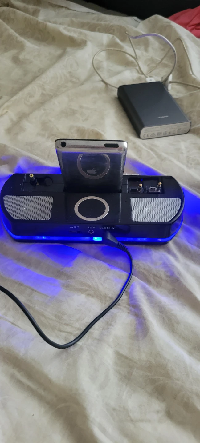 iPod classic and Speaker with Lights - photo 4