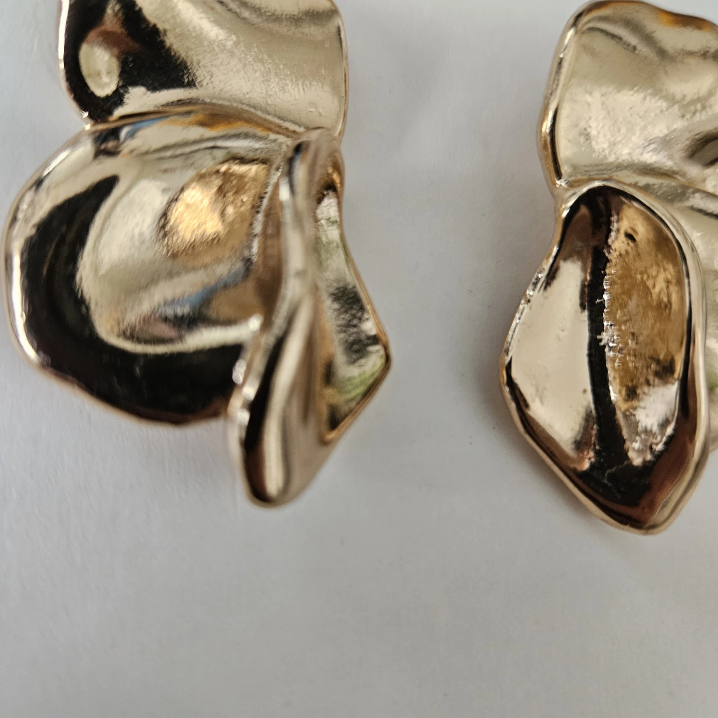 H&M Gold Tone Petal Drop Earrings - photo 3