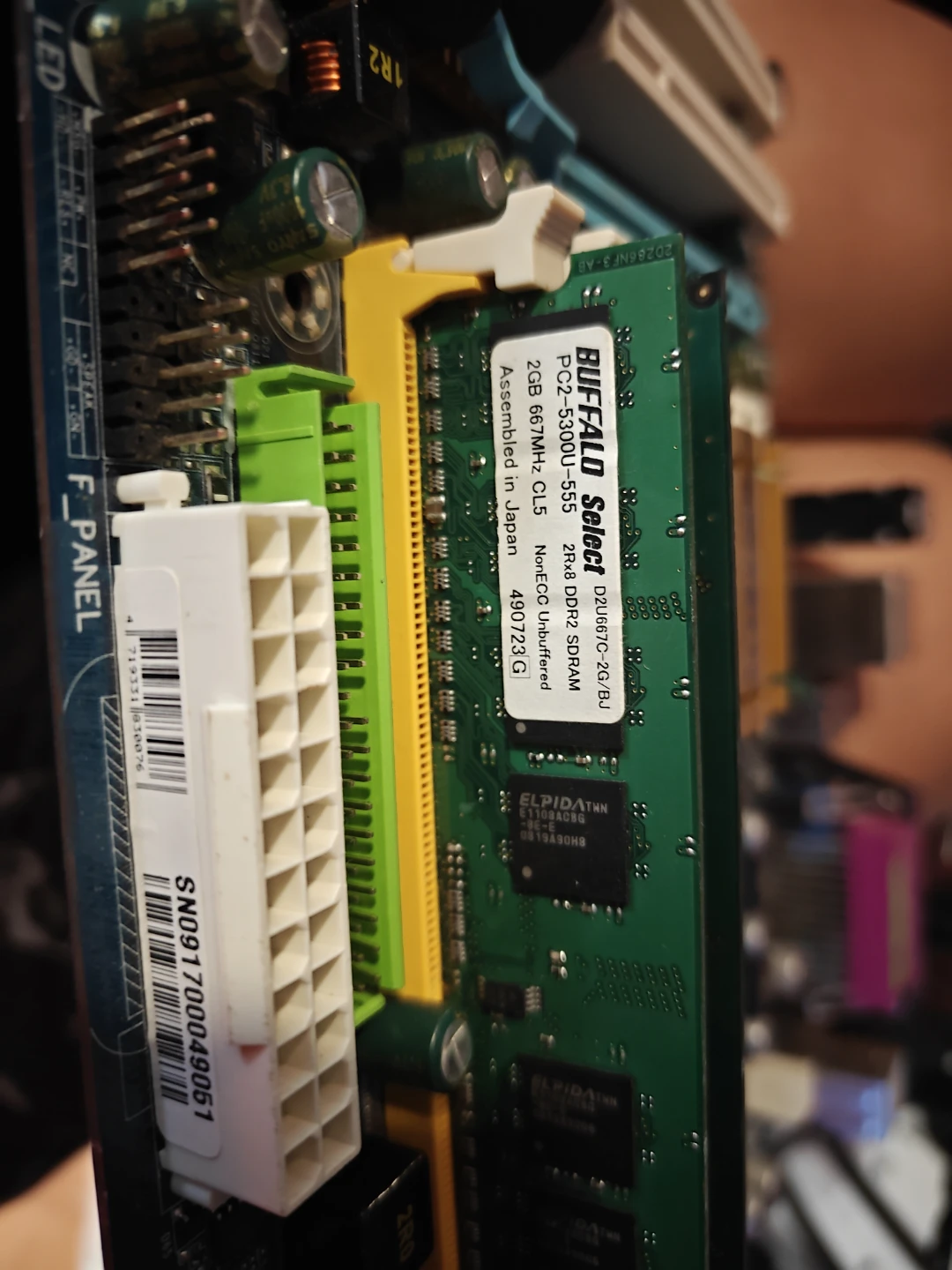 Gigabyte GA-G31M-ES2L LGA 775 Motherboard - photo 2