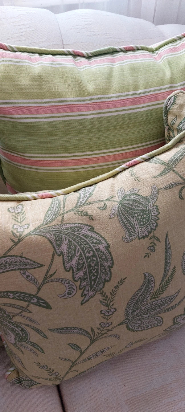 Set of Four Decorative Throw Pillows - photo 2