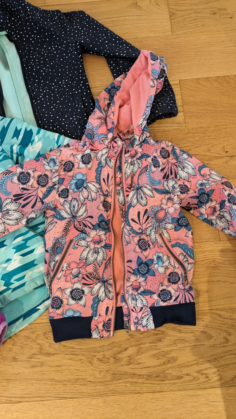 Spring jackets, size 6–8 - photo 2