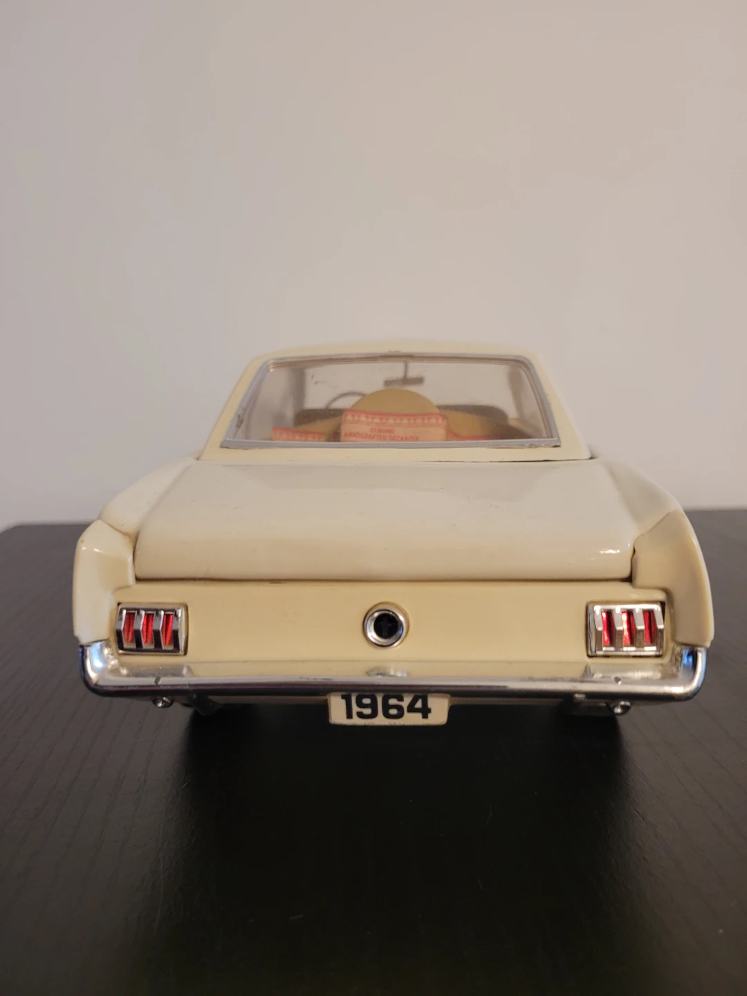 1964 Ford Mustang Model Car - photo 4