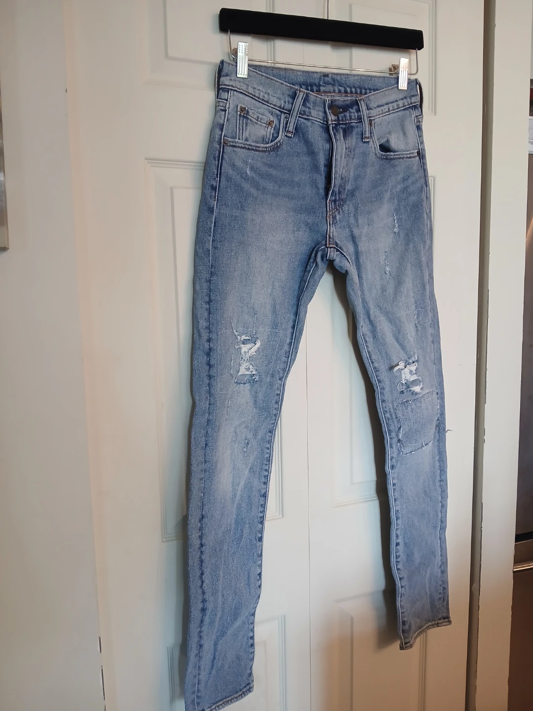 LEVI'S men's light blue cotton distressed jeans, size W26 L32 - photo 2
