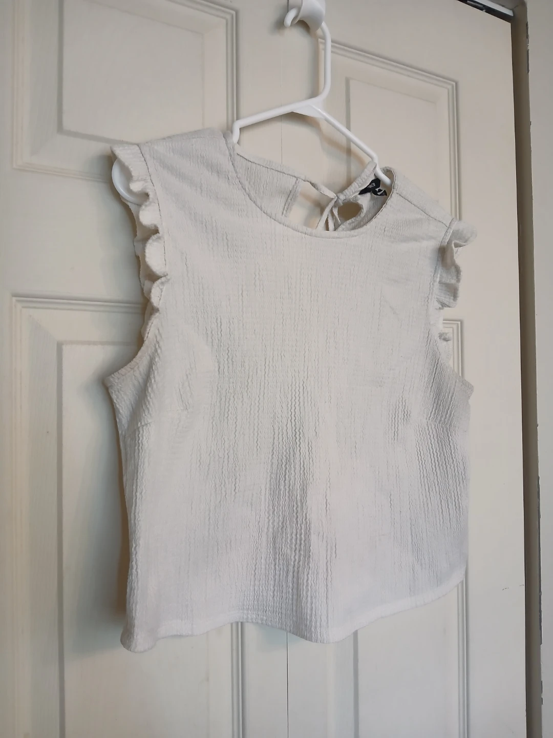 RW&CO. Cream ruffle summer top, size medium (M) - photo 2