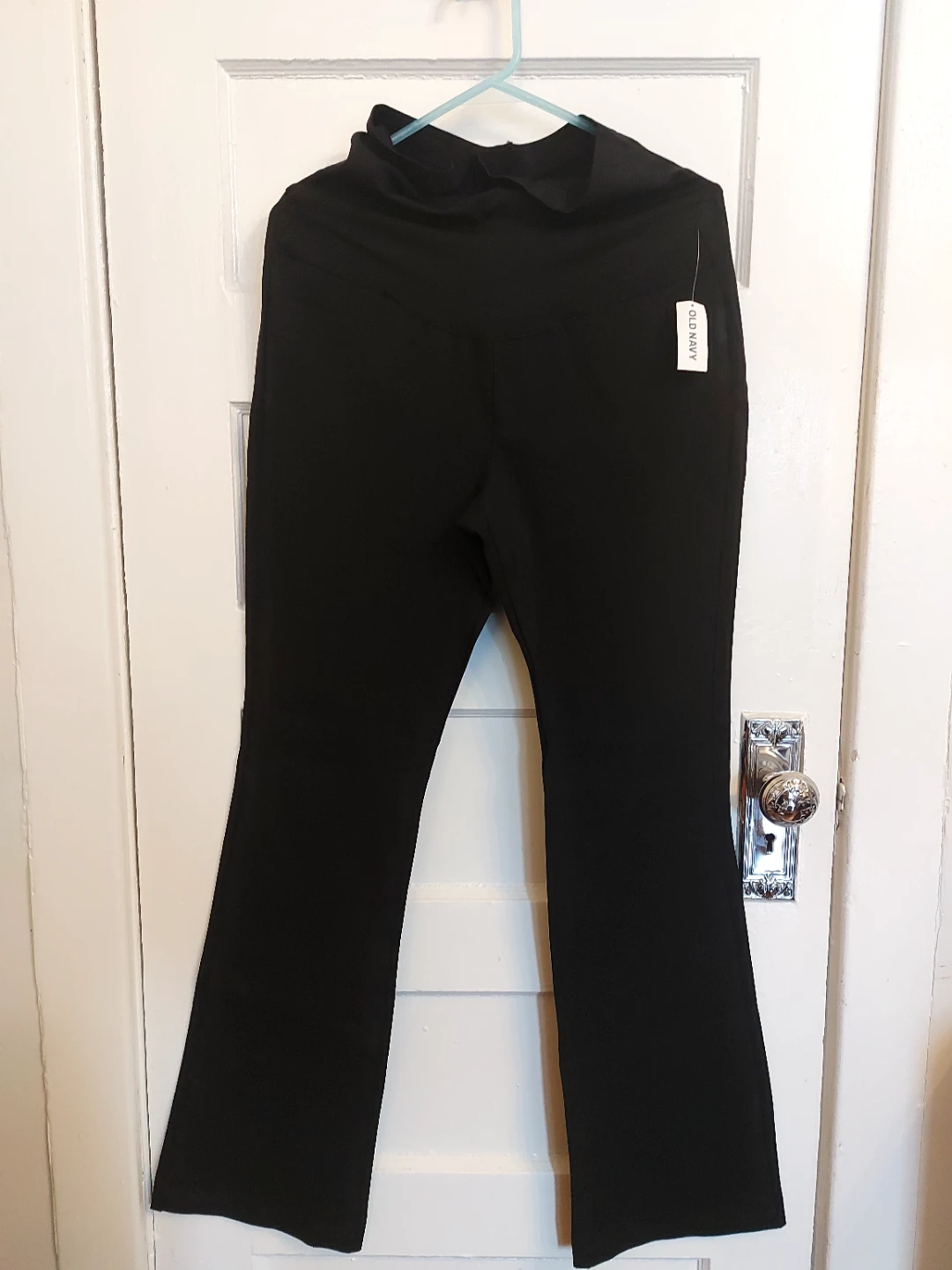 Old Navy Black Pixie Flare Maternity Pants Size 10
