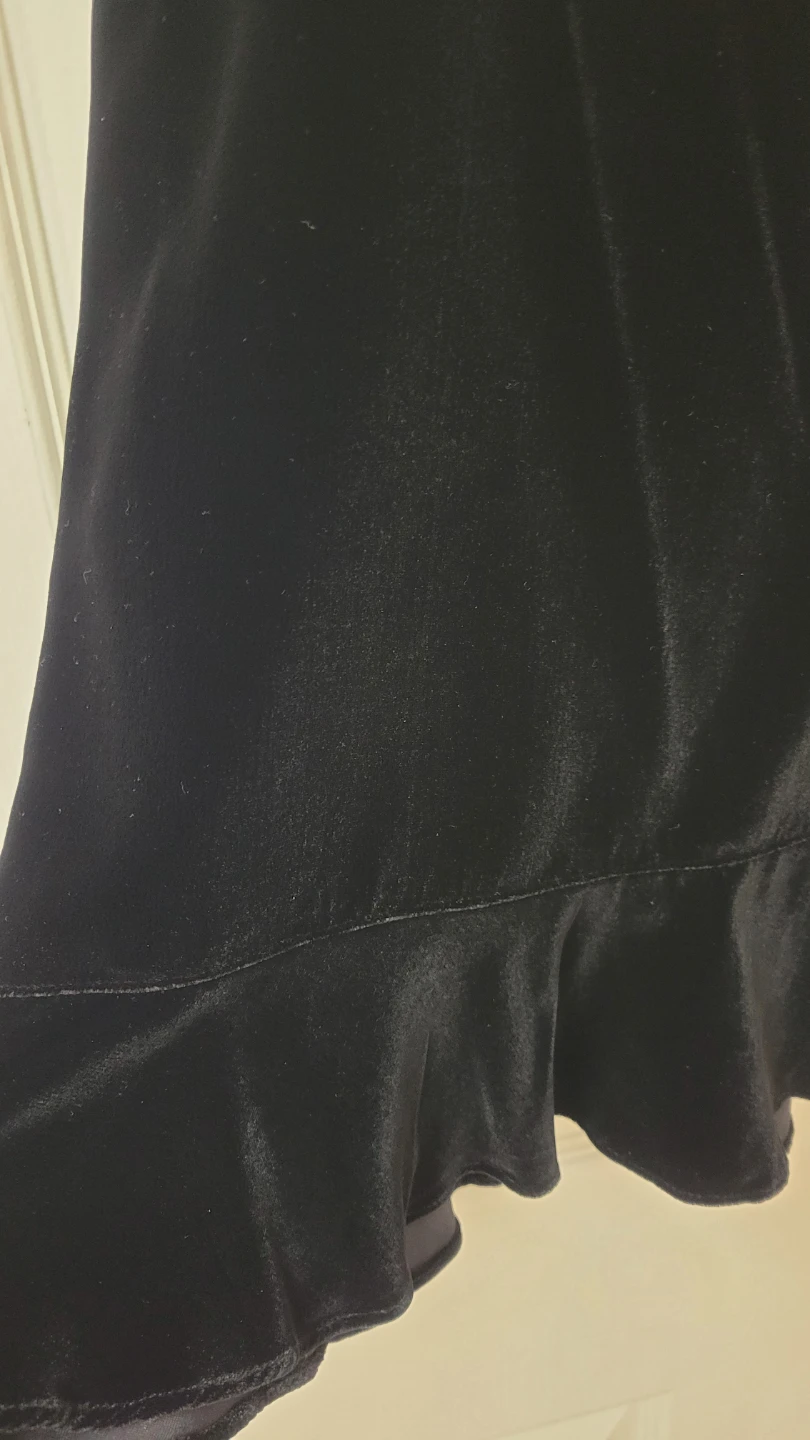 GAP Black Velvet Skirt with Ruffle Hem - Size 2 - photo 2