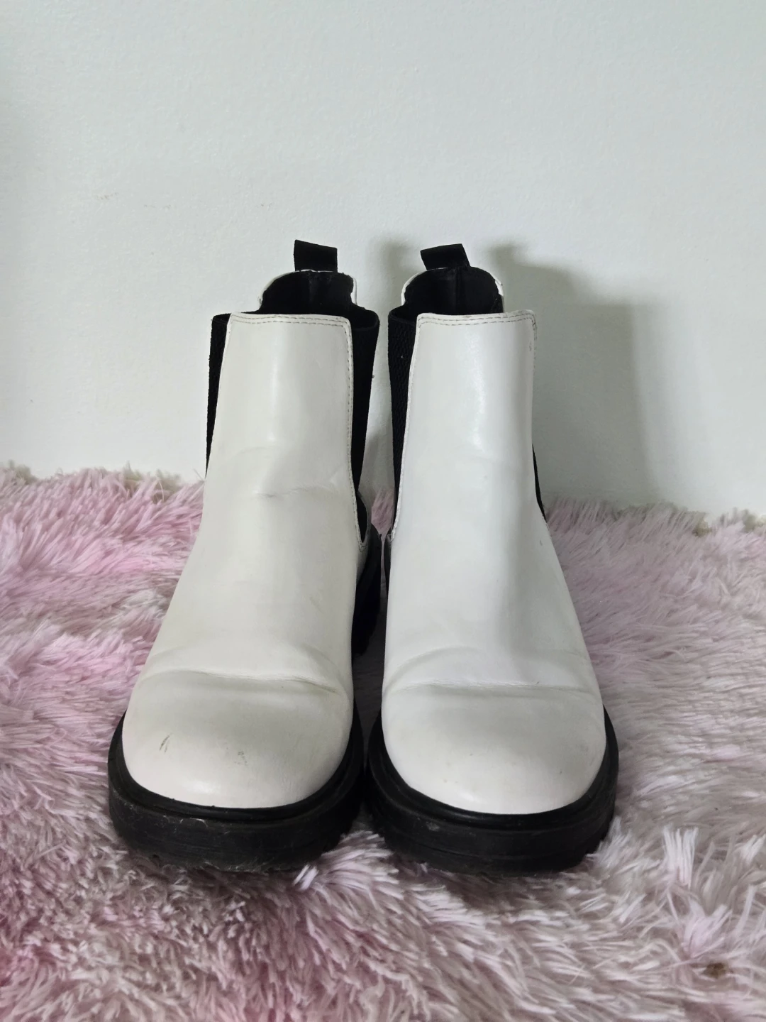 White and Black Chelsea Boots - photo 3