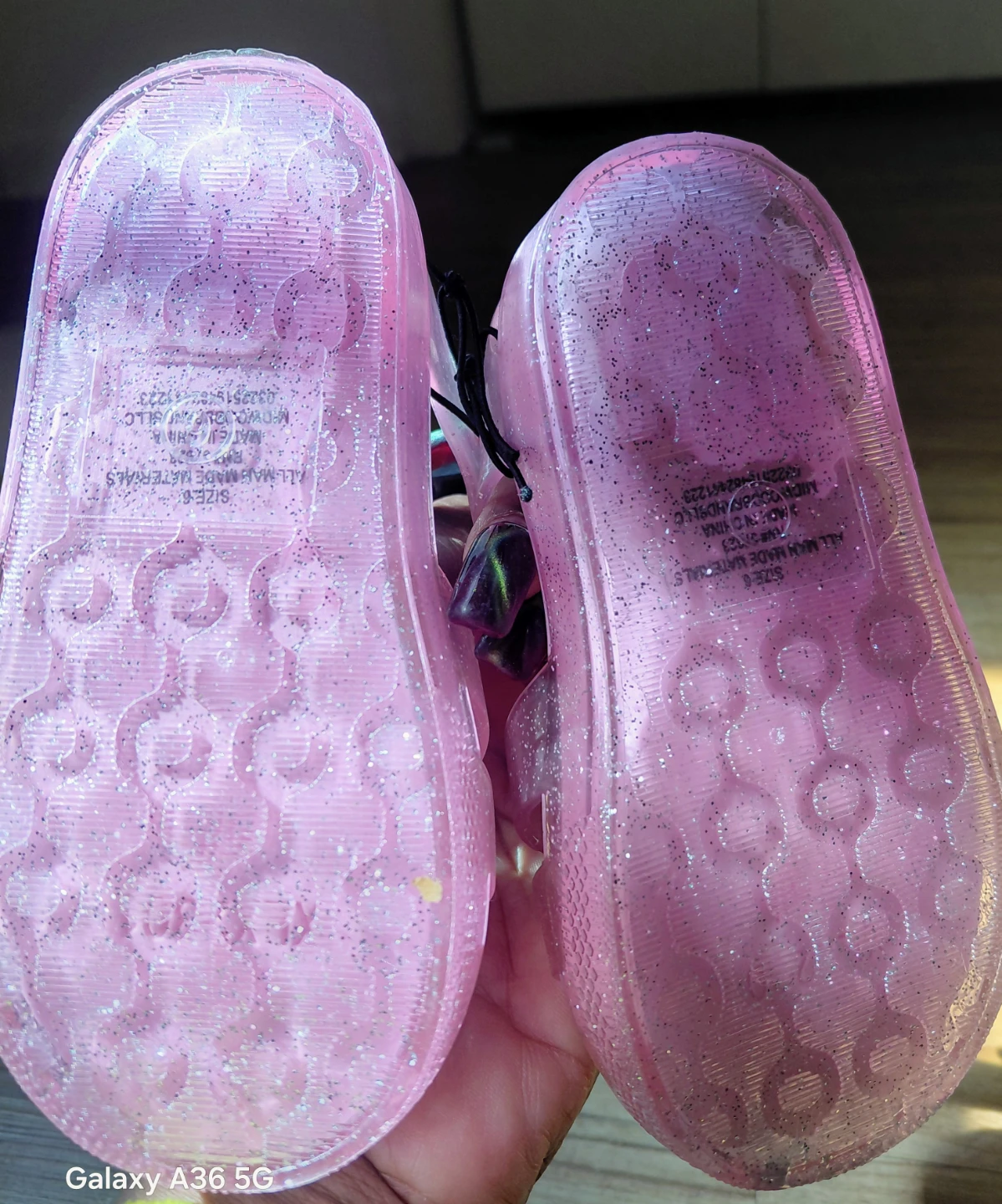 Kidgets Pink Glitter Jelly Sandals Size 6 - photo 3