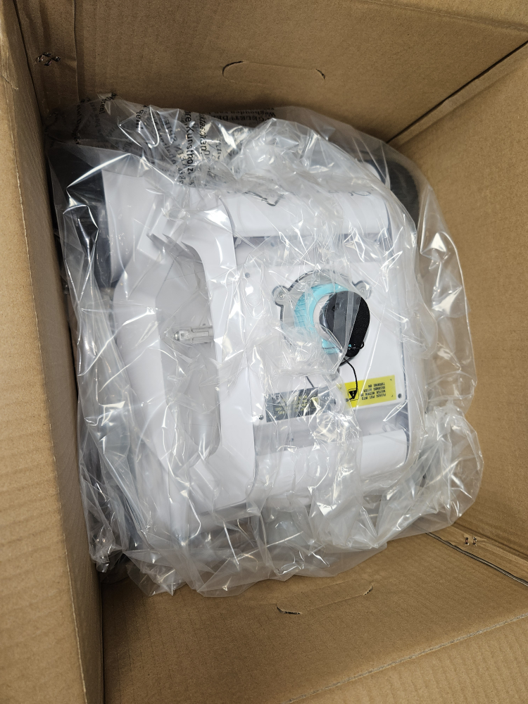 Ofuzzi Winny Cyber 1000 Cordless Robotic Pool Cleaner (White)