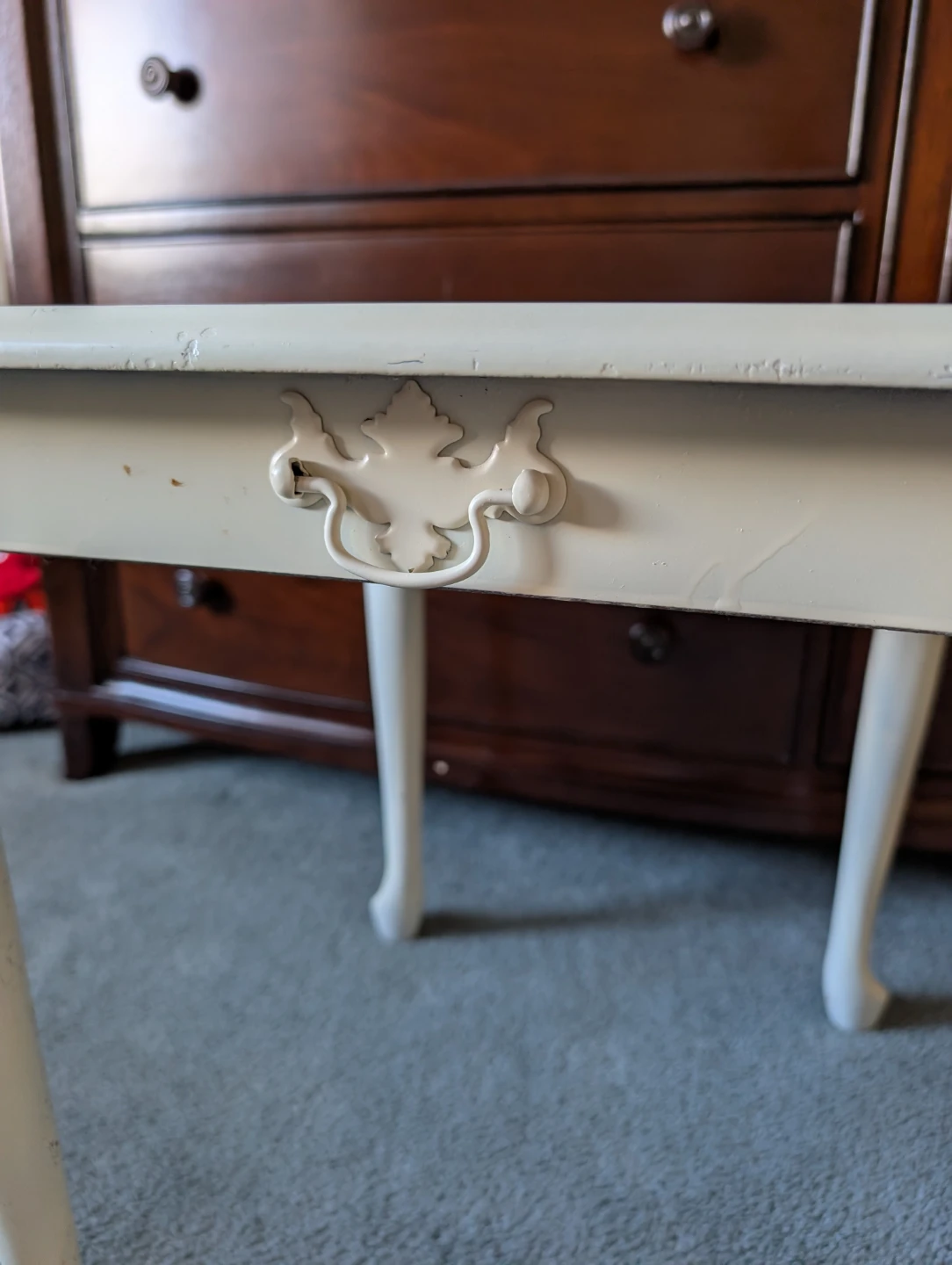 White Accent Side Table 🆓