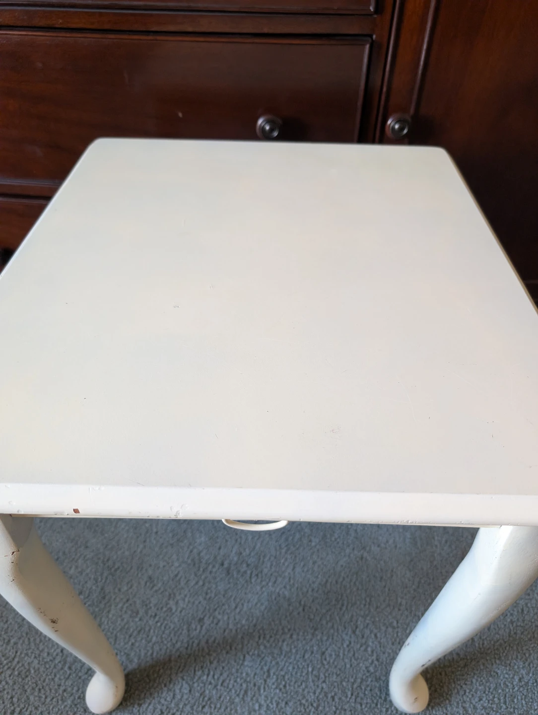 White Accent Side Table 🆓 - photo 5