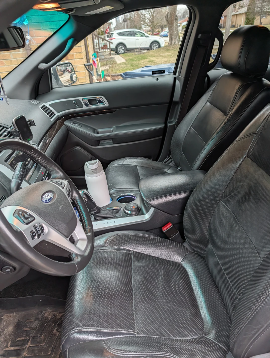 2012 White Ford Explorer Limited SUV - photo 5