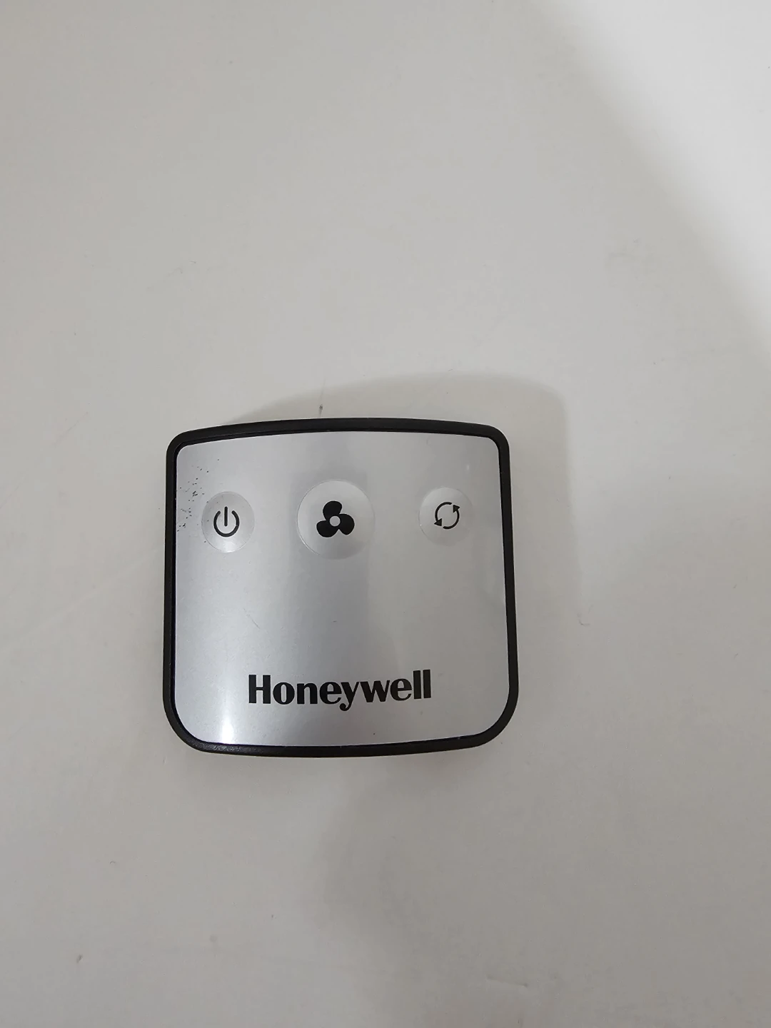 Honeywell QuietSet Tower Fan - photo 3