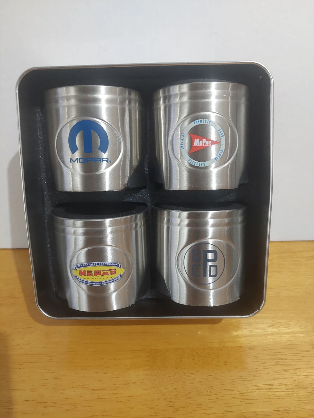 Mopar Can Cooler Set with Tin