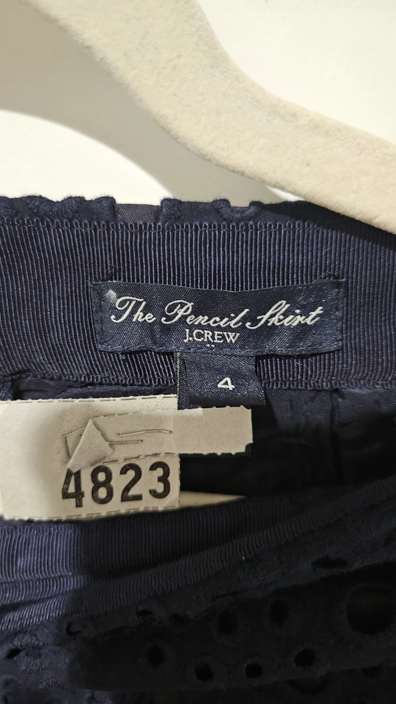 J.Crew The Pencil Skirt Navy Eyelet Size 4 - photo 2