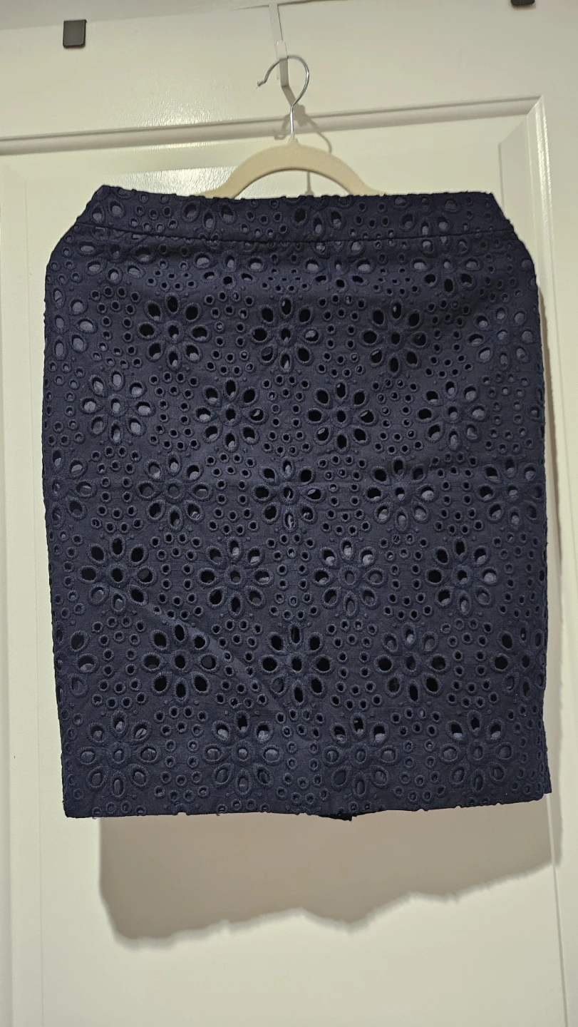 J.Crew The Pencil Skirt Navy Eyelet Size 4 - photo 3