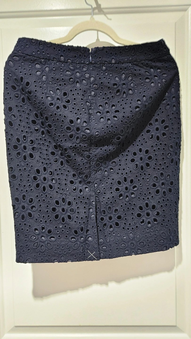 J.Crew The Pencil Skirt Navy Eyelet Size 4 - photo 4