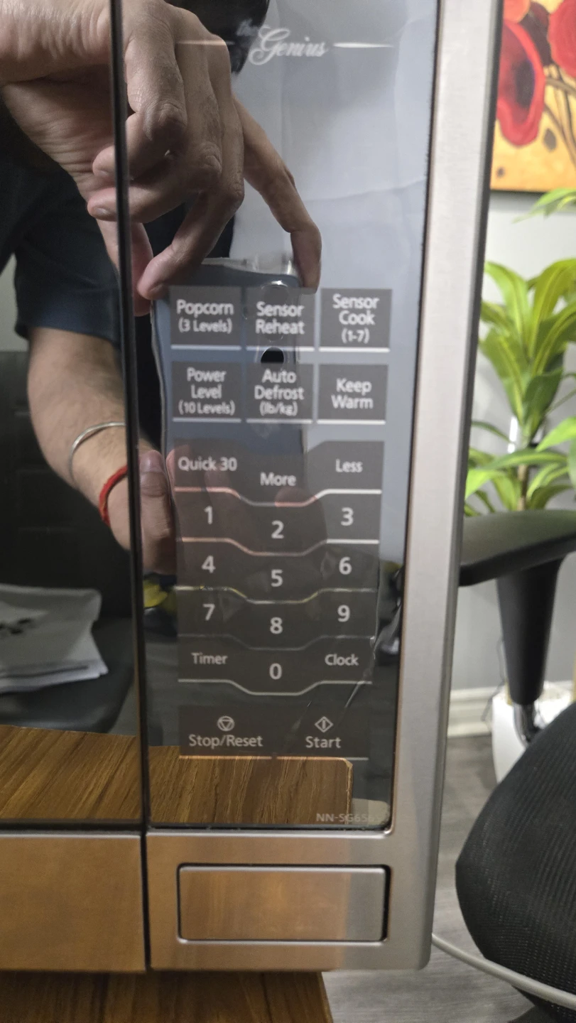 Panasonic "The Genius" Microwave Oven - photo 3