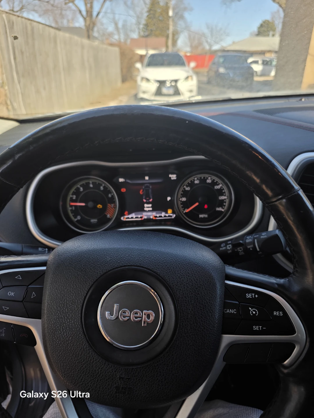 Jeep Cherokee Trailhawk SUV - photo 4