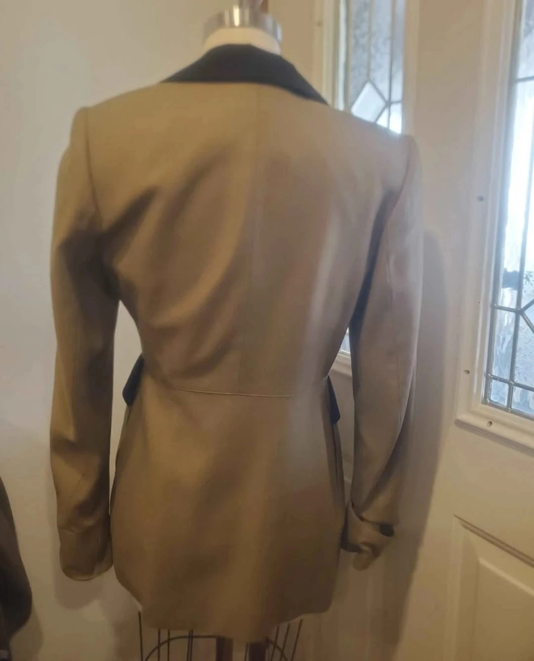 Holt Renfrew Women's Blazer Size 6 - photo 2