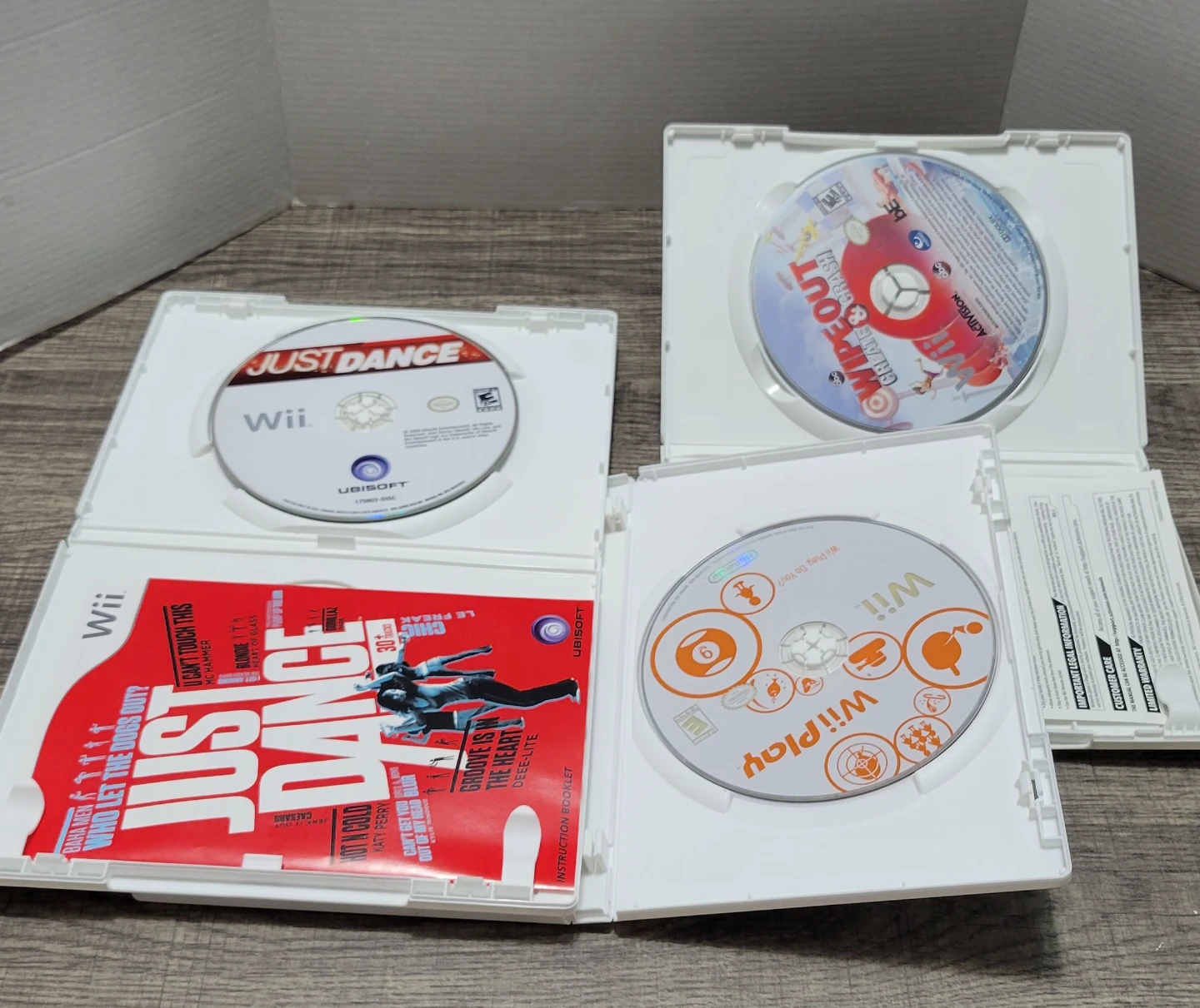Nintendo Wii Video Game Bundle - photo 2