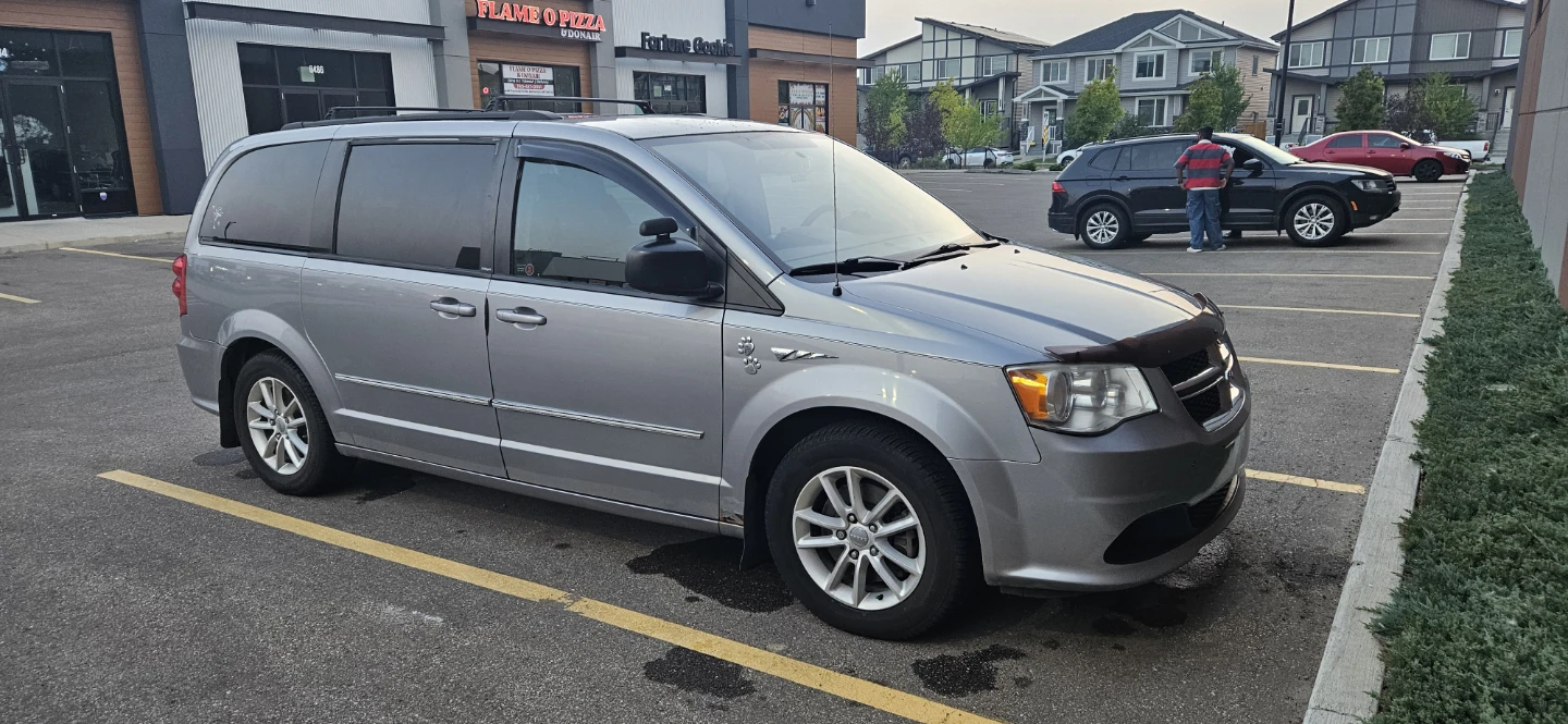 Active 2013 Dodge Grand Caravan Minivan - photo 3