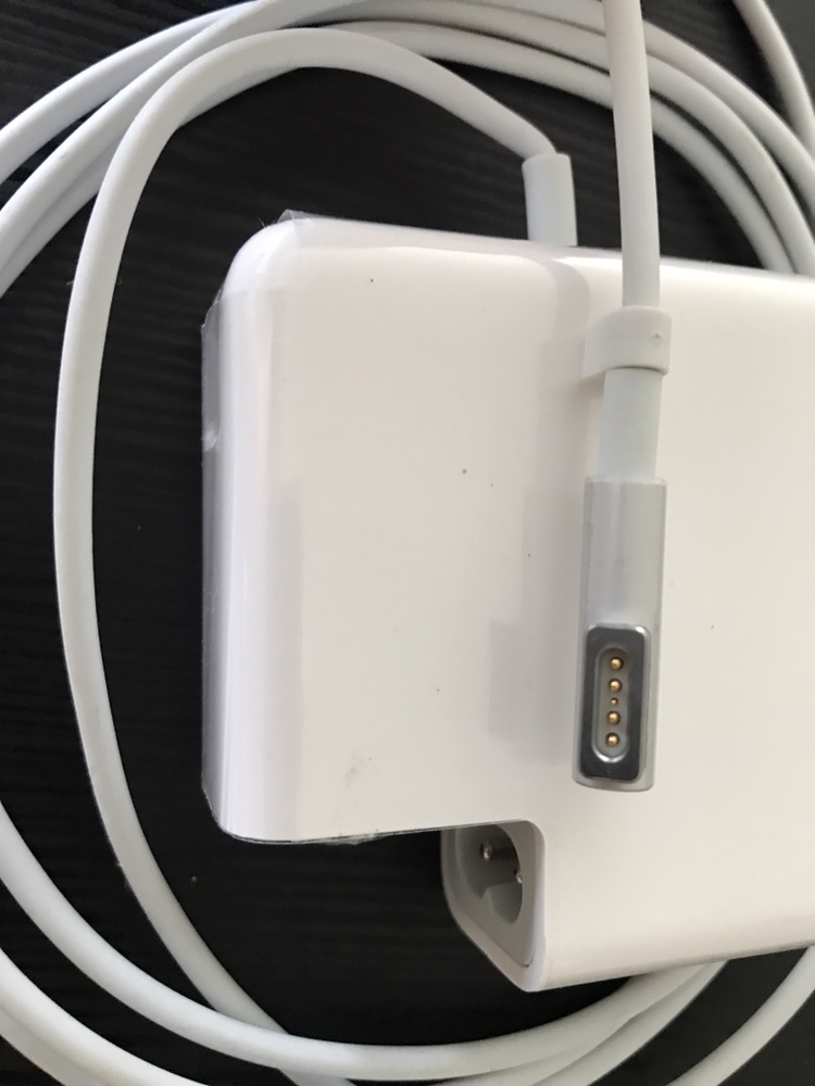 Apple 60W MagSafe Power Adapter A1344 - photo 4