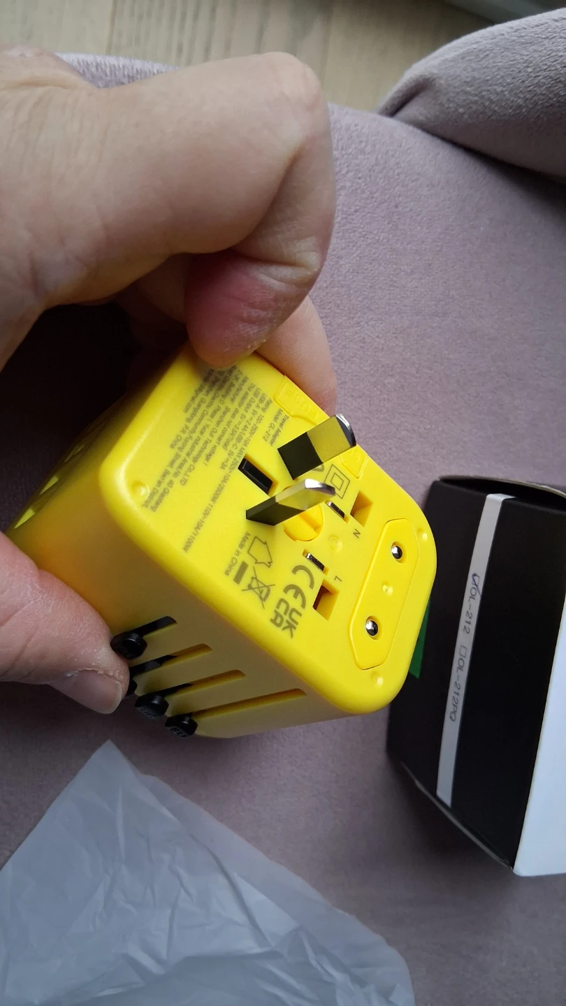 New Universal Travel Adaptor 5 in 1 Traveller Adaptor - photo 5
