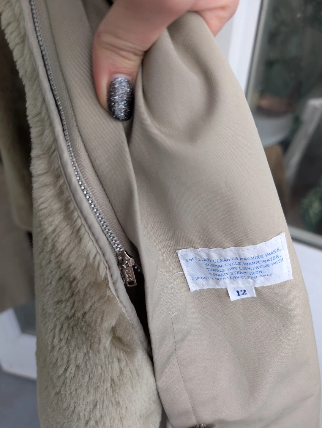 Vintage Astor One Beige Trench Coat with Zip-Out Fur - Size 12 - photo 4