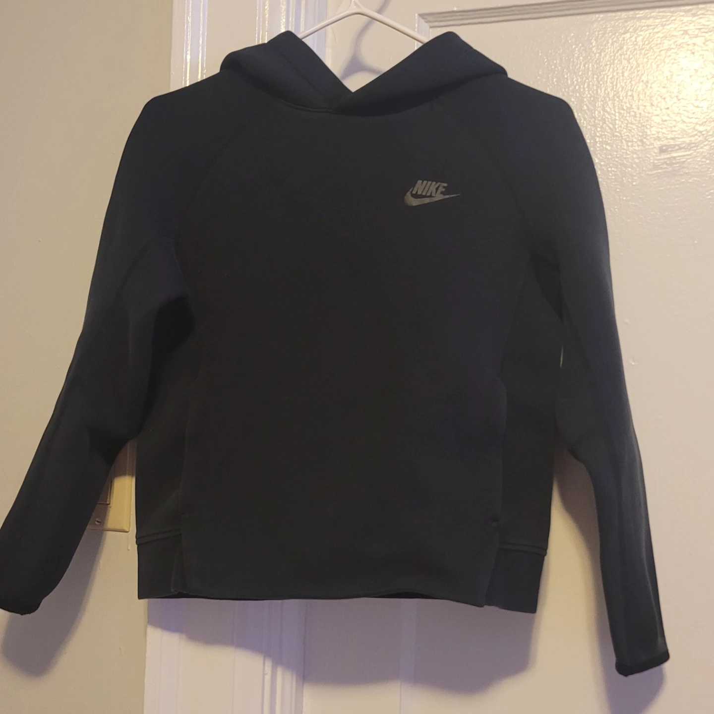 Nike Kids Black Hoodie Size M (137-147 CM)