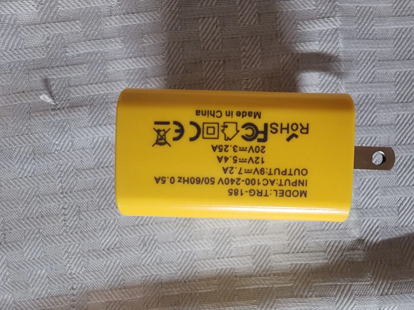 65W USB-C PD GaN Fast Charger - photo 3