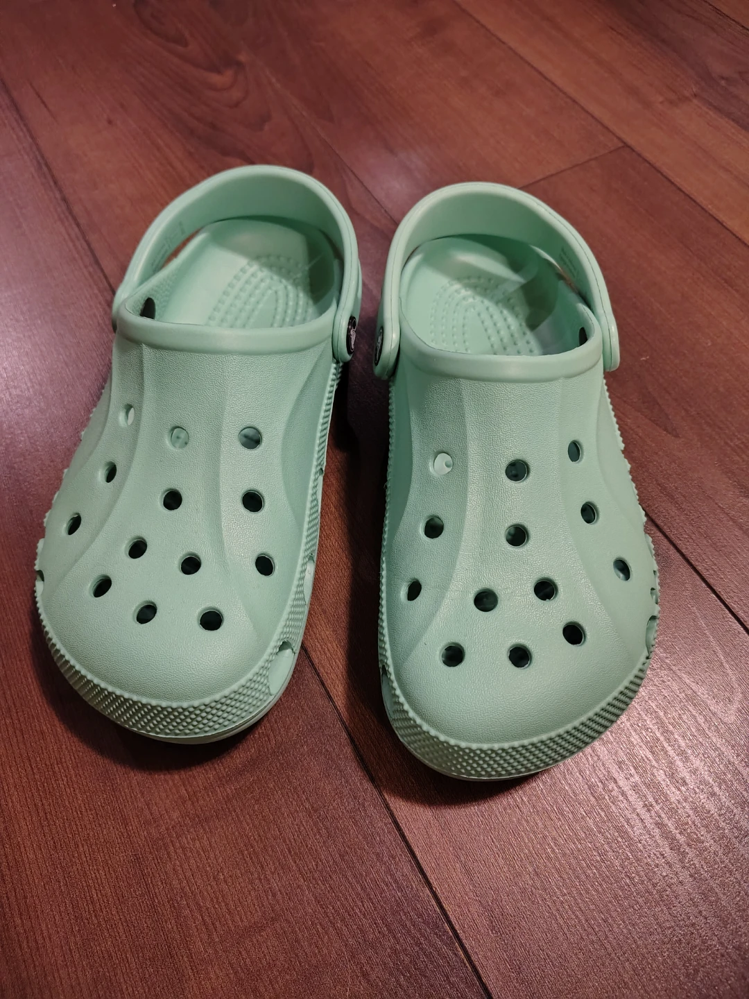 Crocs Mint Green Size 7