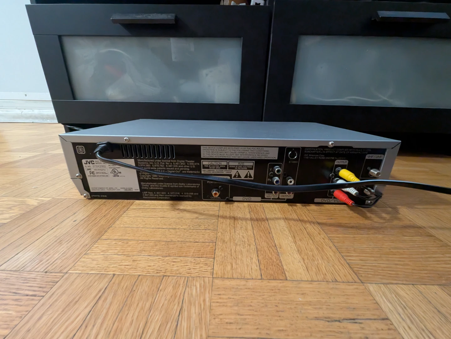 JVC Hi-Fi Stereo VCR/DVD Combo Player - photo 4