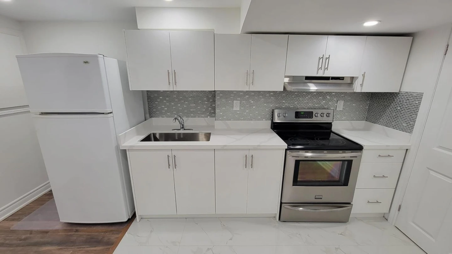 Basement Apartment with Kitchenette and Bathroom for rent