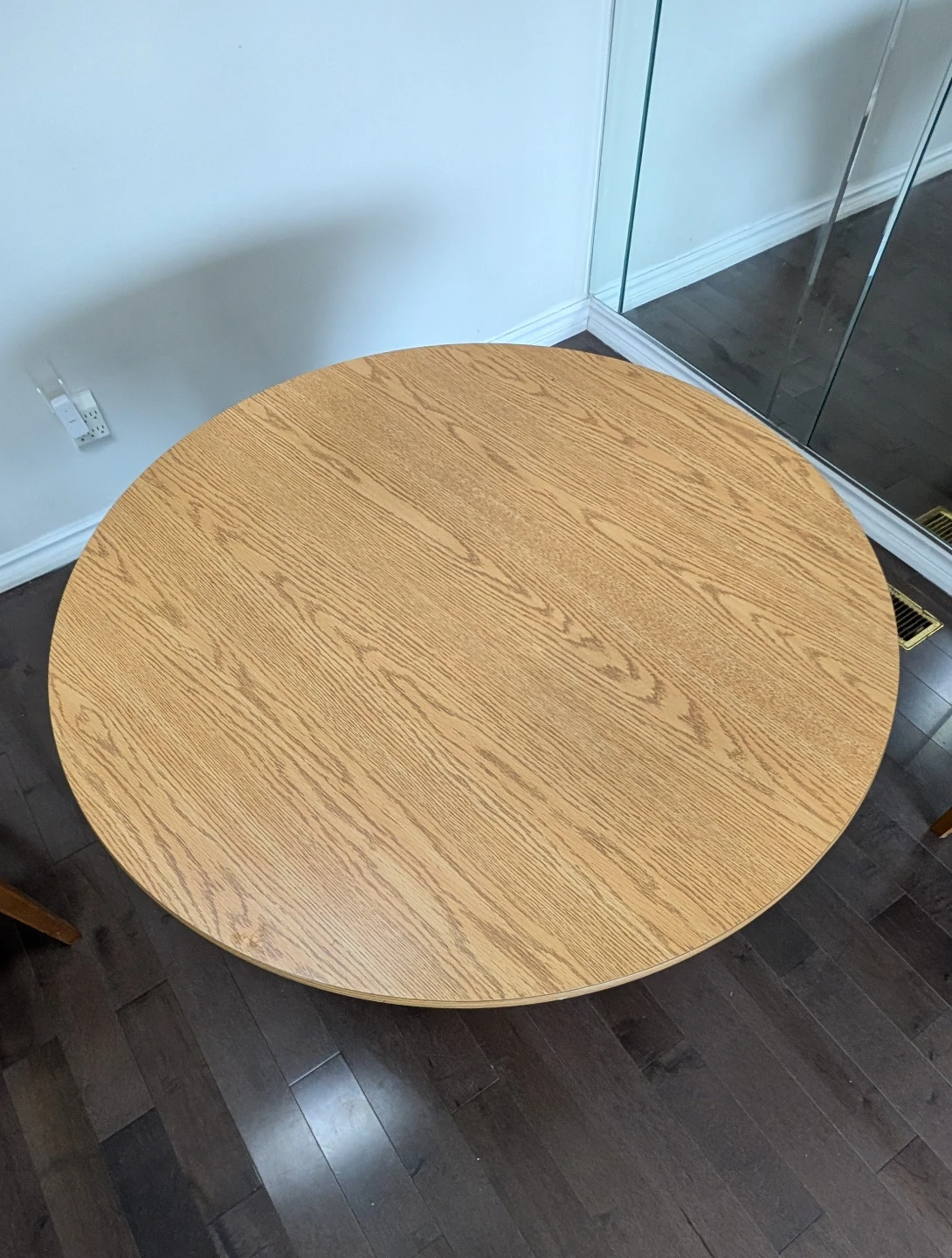 Round Oak Dining Table - photo 2