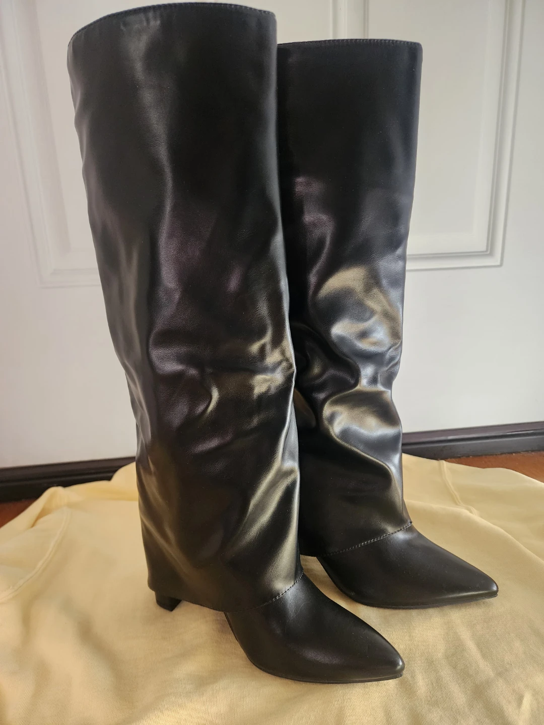 Black Knee-High Pointed Toe Slouch Boots - photo 2