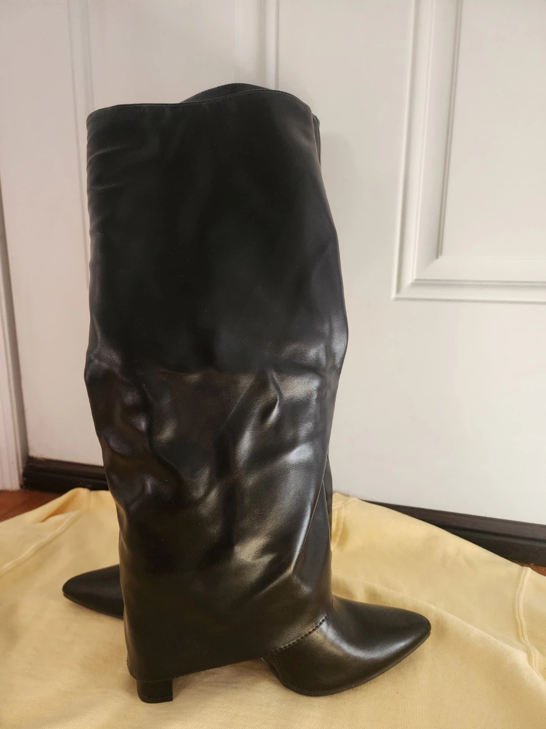 Black Knee-High Pointed Toe Slouch Boots - photo 4